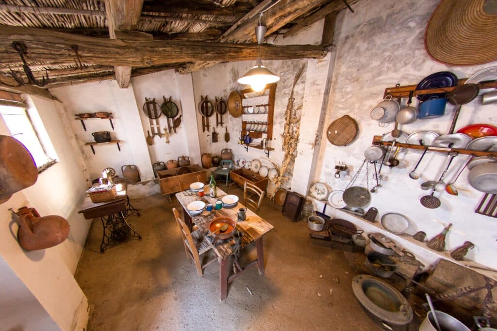 Ethnografisches Museum der Cantina Aru mit historischen Geräten des Weinbaus